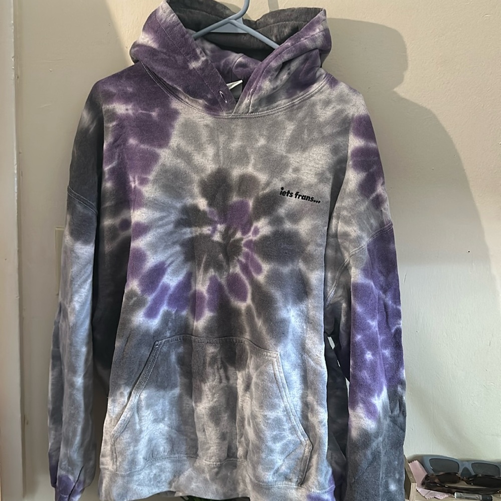 iets frans… tie dye hoodie